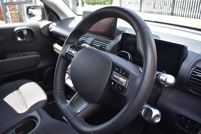 Hyundai INSTER 85kW 02 49kWh 5dr Auto Black