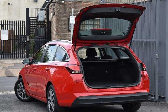 Hyundai i30 1.4T GDI SE Nav 5dr
